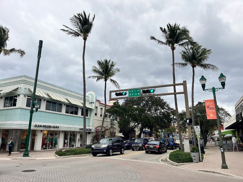 From Pineapple Fields To A People-Packed Avenue From Pineapple Fields To A People-Packed Avenue