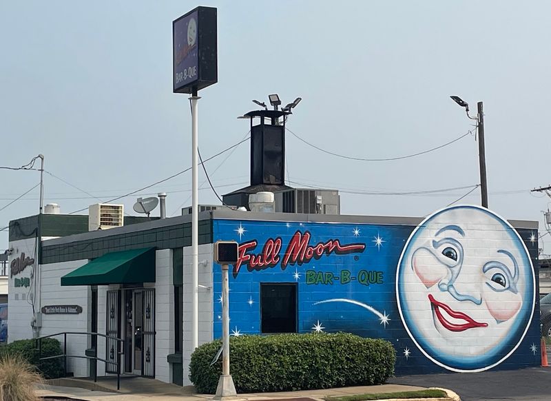 Full Moon Bar-B-Que