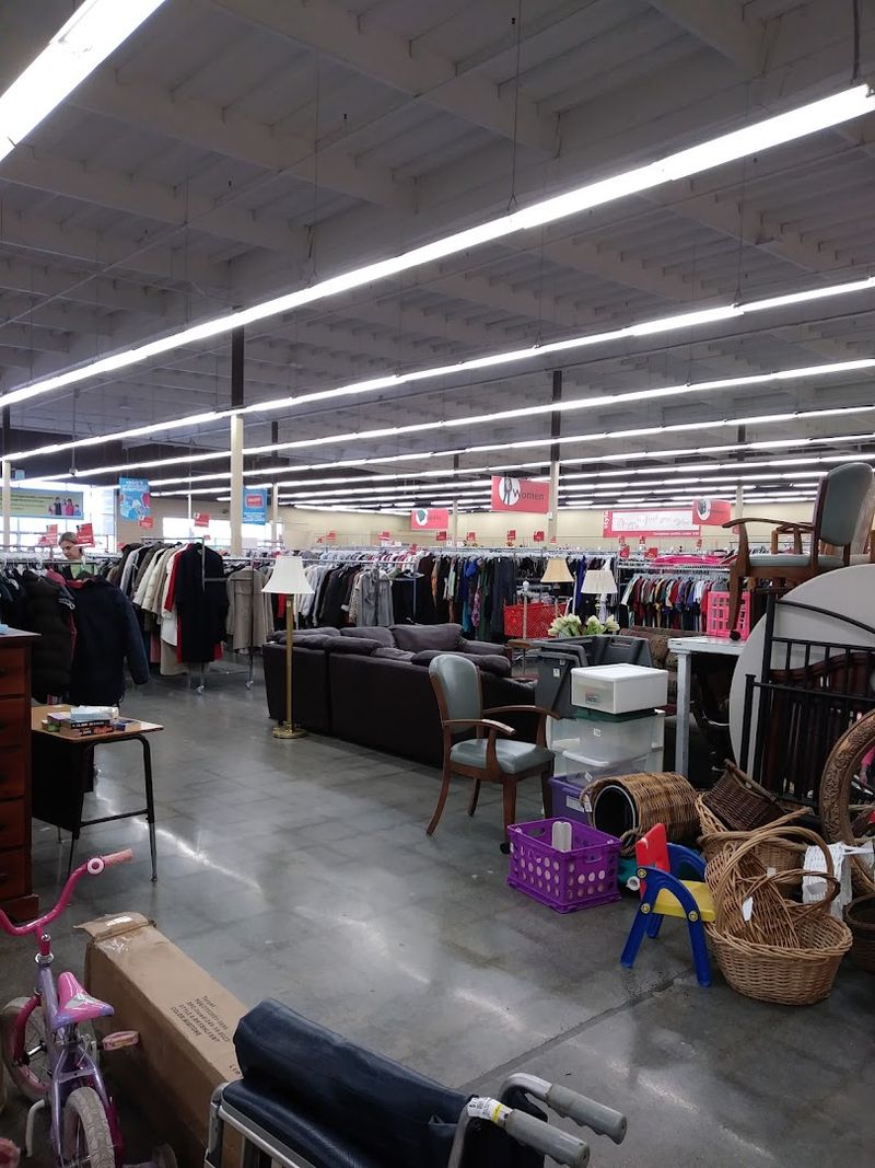 Furniture And Large Item Finds