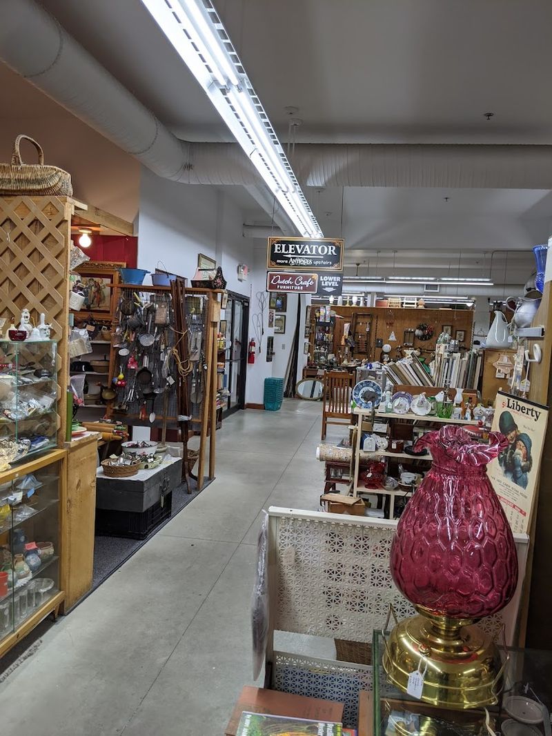 Jewelry, Coins, and Small Collectibles: The Detail Work