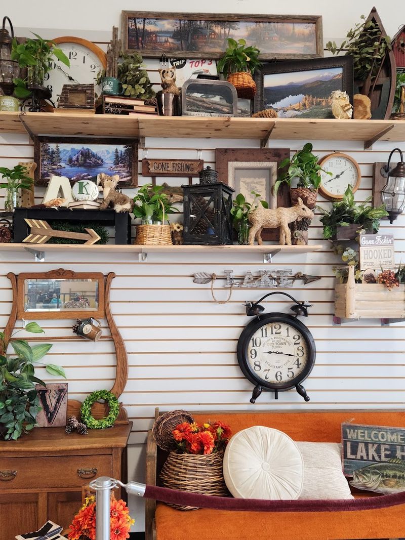 A Quiet Corner Where Collectors Strike Gold