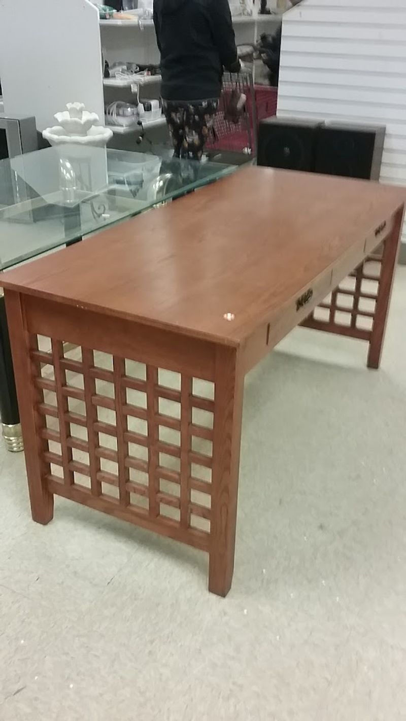 Furniture Finds That Move Fast