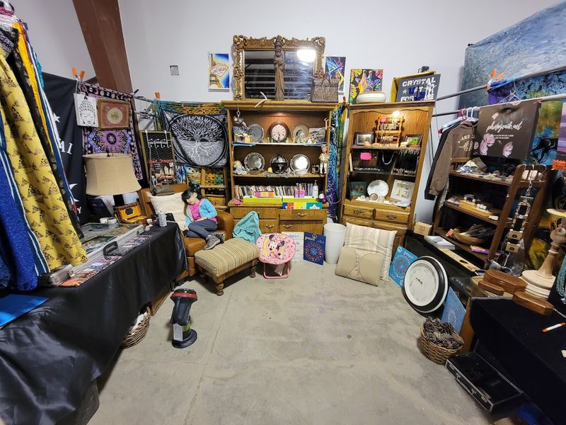 Furniture, Home Decor, And Everyday Household Goods