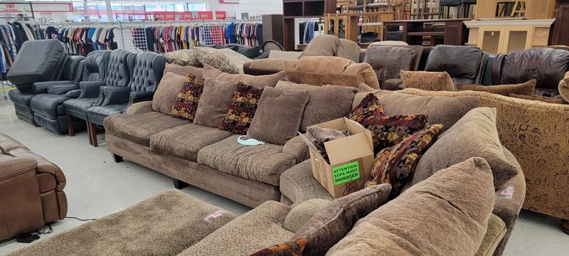 Furniture Hunters, Your Showroom Is Waiting