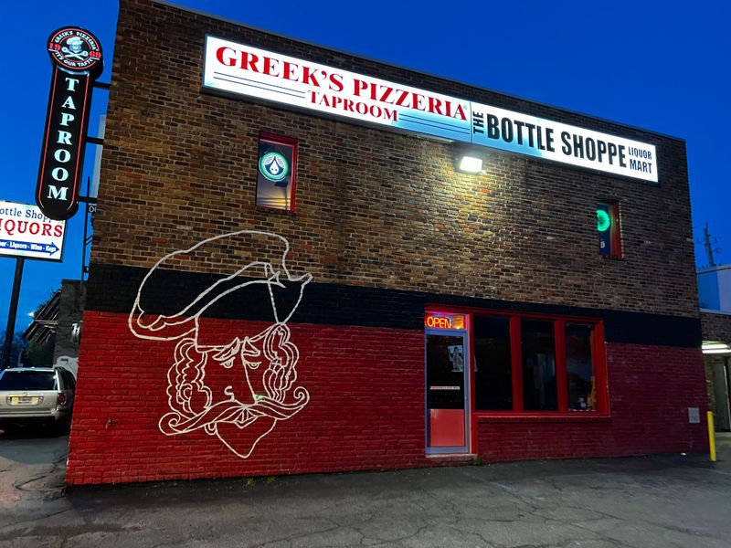 Greek's Pizzeria – SoBro, Indianapolis