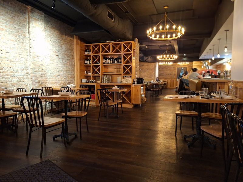 GIA MIA Pizza Bar, Wheaton