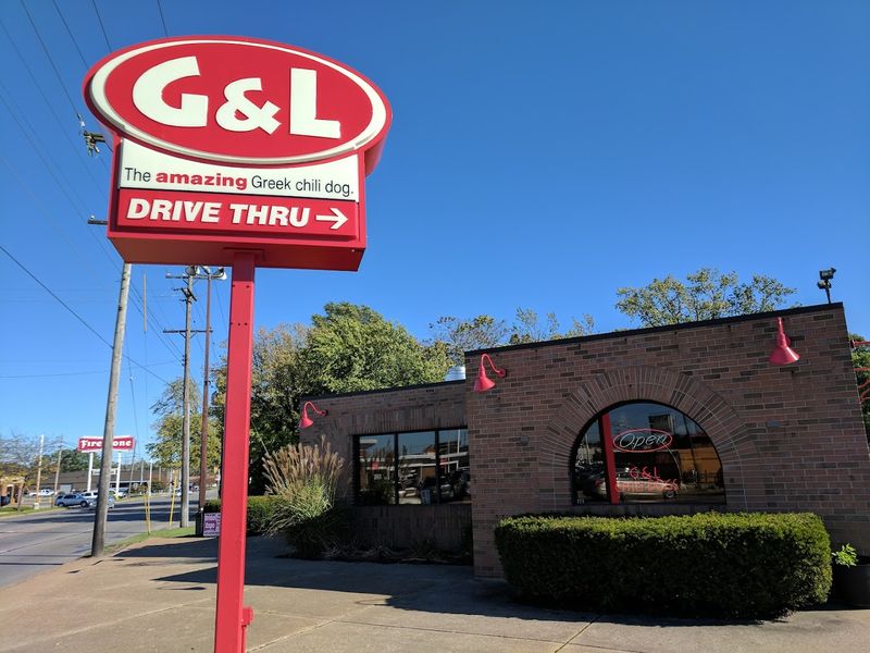 G&L Chili Dogs