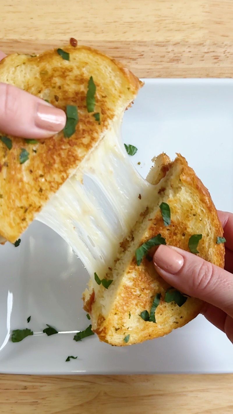 GRAB: New York Bakery Garlic Texas Toast