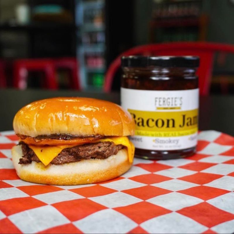 Fergie's Burgers, Fries & Pies – Findlay