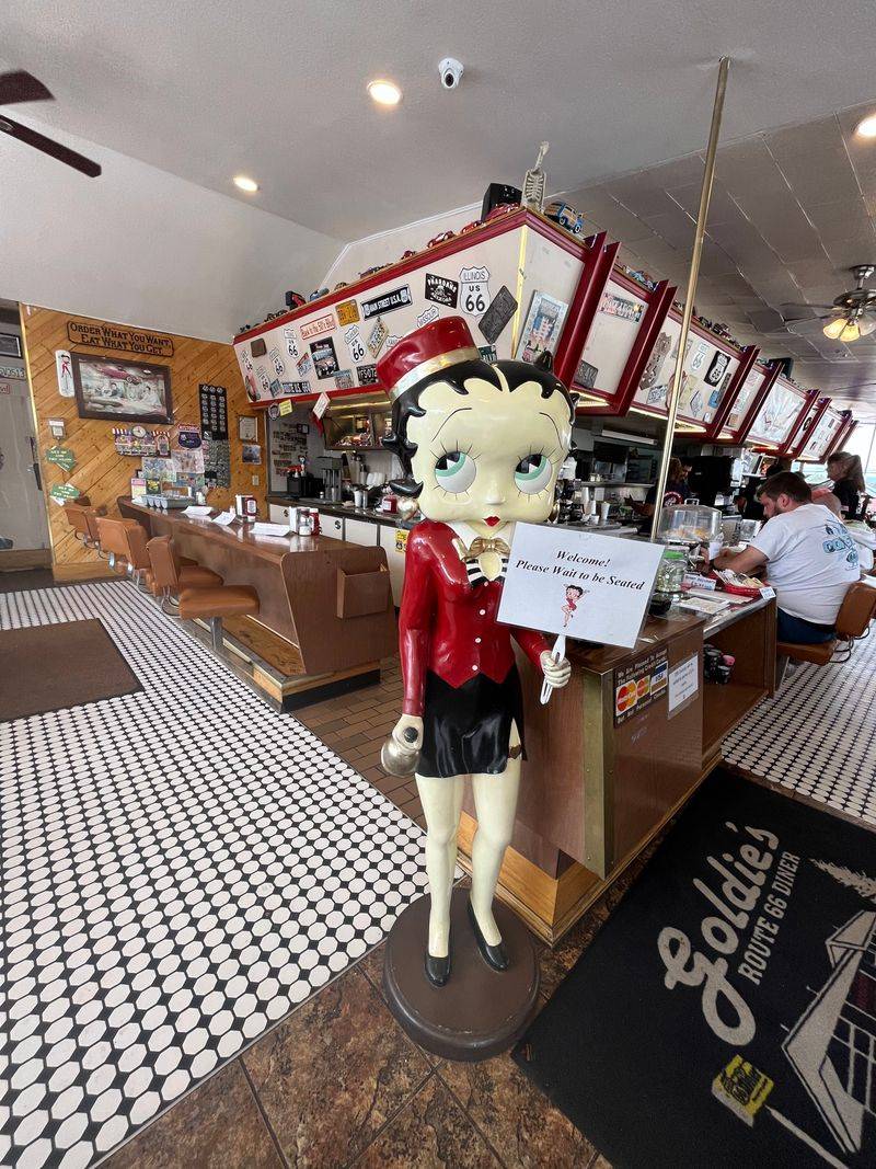 Goldie's Route 66 Diner — Williams