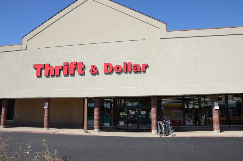 Thrift and Dollar, Aurora, Illinois