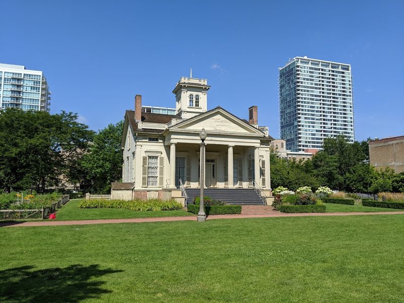 South Loop Easter Egg Hunt At Chicago Women's Park and Gardens