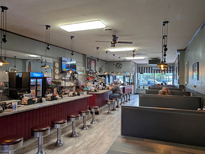 Brady's Restaurant, Acme