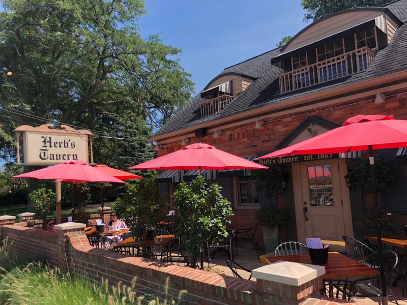 Herb’s Tavern – Rocky River, OH – 19925 Detroit Rd