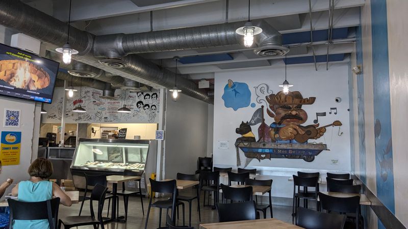 La Camaronera Seafood Joint & Fish Market – Miami