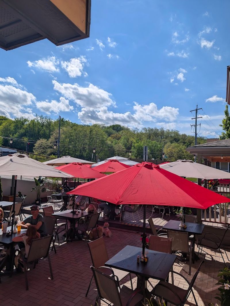 Garden on Main — Algonquin