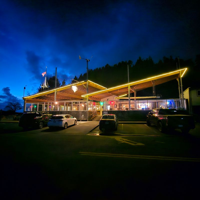 The Schooner Restaurant & Lounge, Netarts