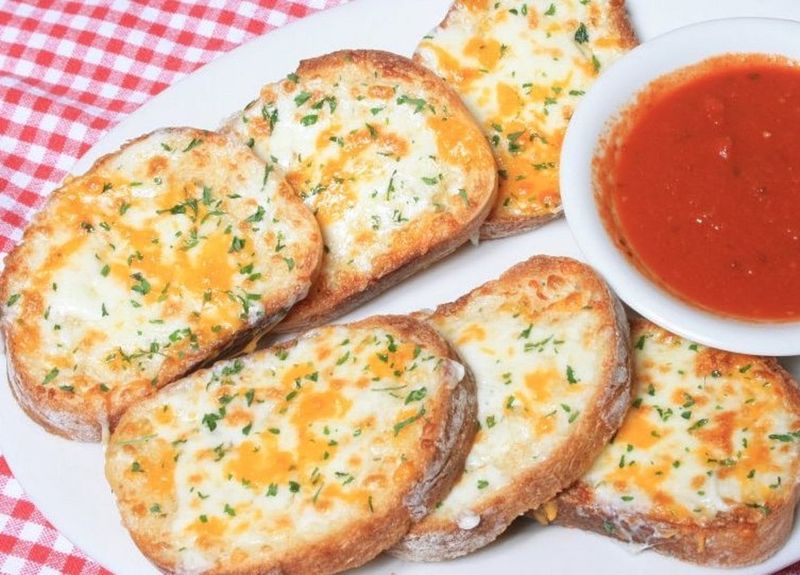 Garlic Cheese Bread That Deserves Its Own Fan Club