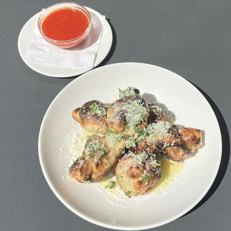 Garlic Knots Deserve Their Own Spotlight Garlic Knots Deserve Their Own Spotlight