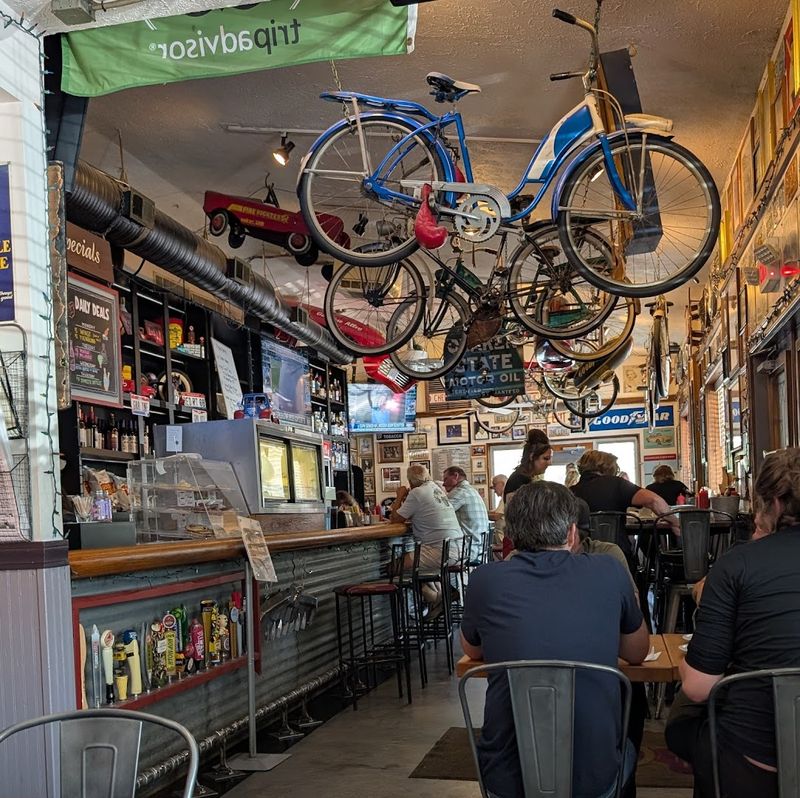 Gasoline Alley, Bath