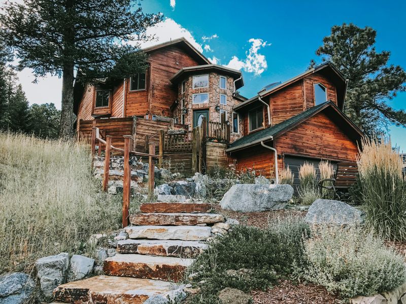 Juniper Lodge & Treehouses, Evergreen