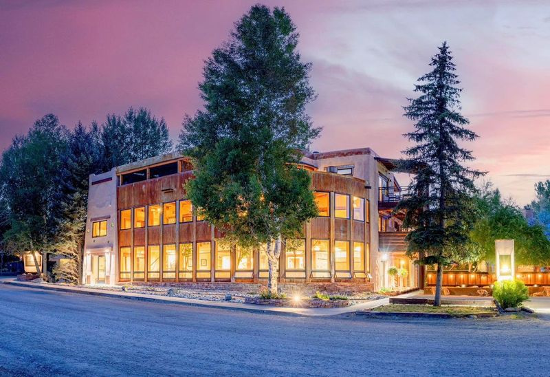 Chipeta Lodge Resort + Spa – Ridgway