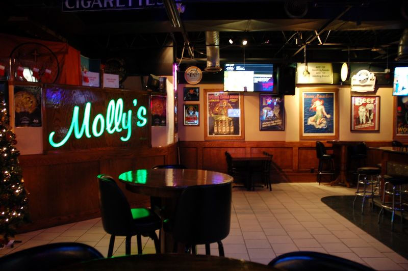Molly's Eatery & Drinkery - DeKalb