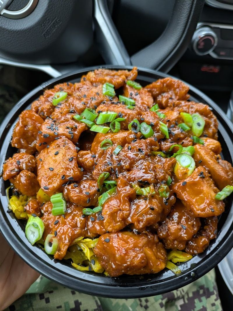 General Roscoe's Chicken Is The Signature Plate General Roscoe's Chicken Is The Signature Plate