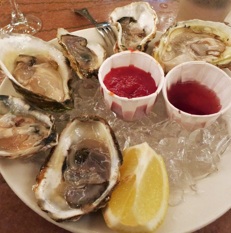 Fresh Oysters at the Grand Central Oyster Bar