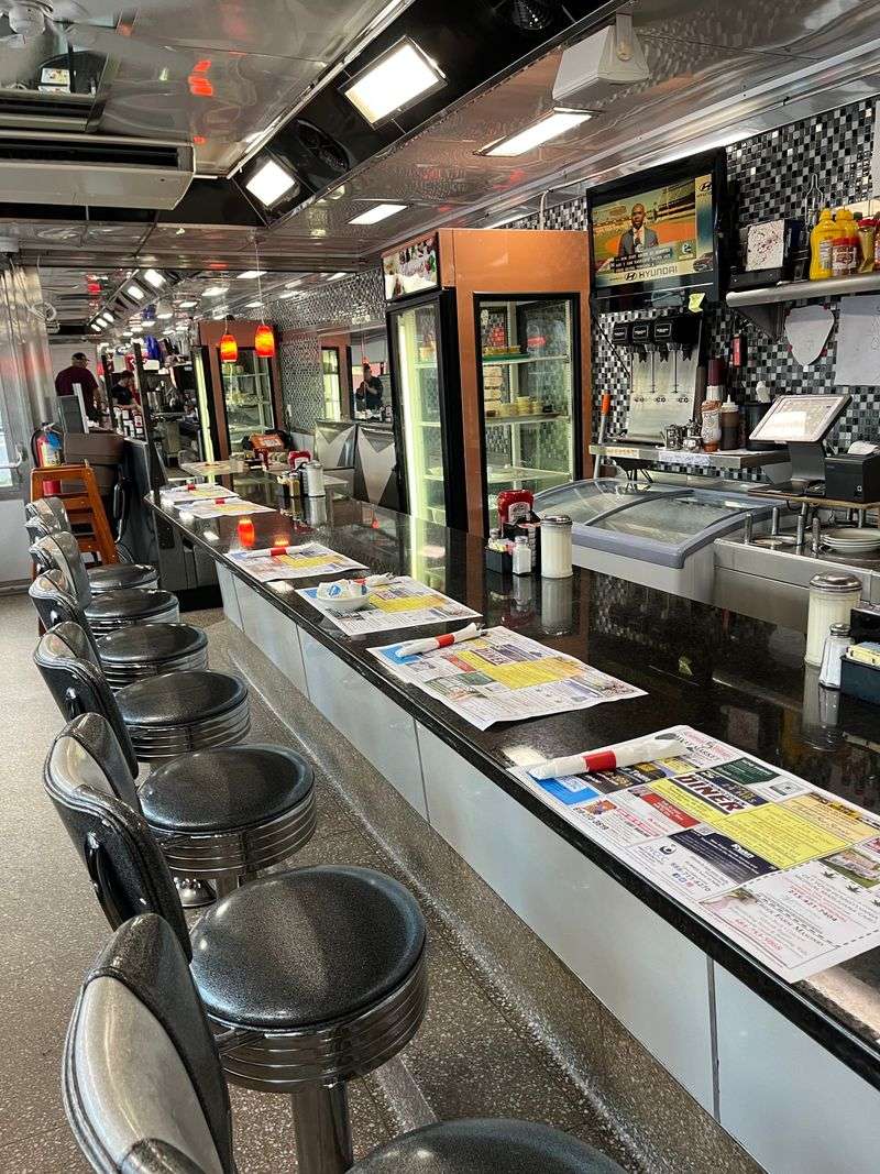 A 4.3-Star Rating Backed by Nearly 900 Reviews