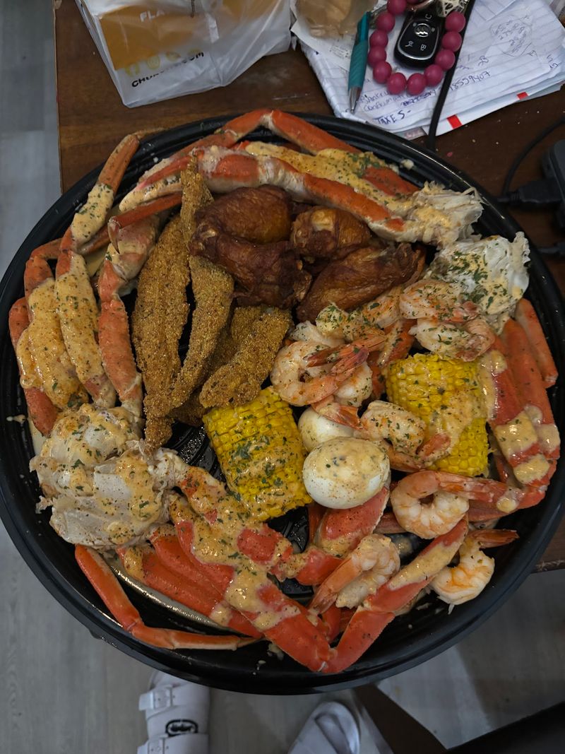 Generous Seafood Plates Draw Attention Generous Seafood Plates Draw Attention