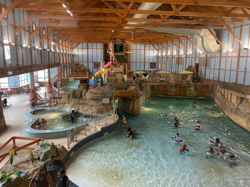 Utica, Grand Bear Resort at Starved Rock