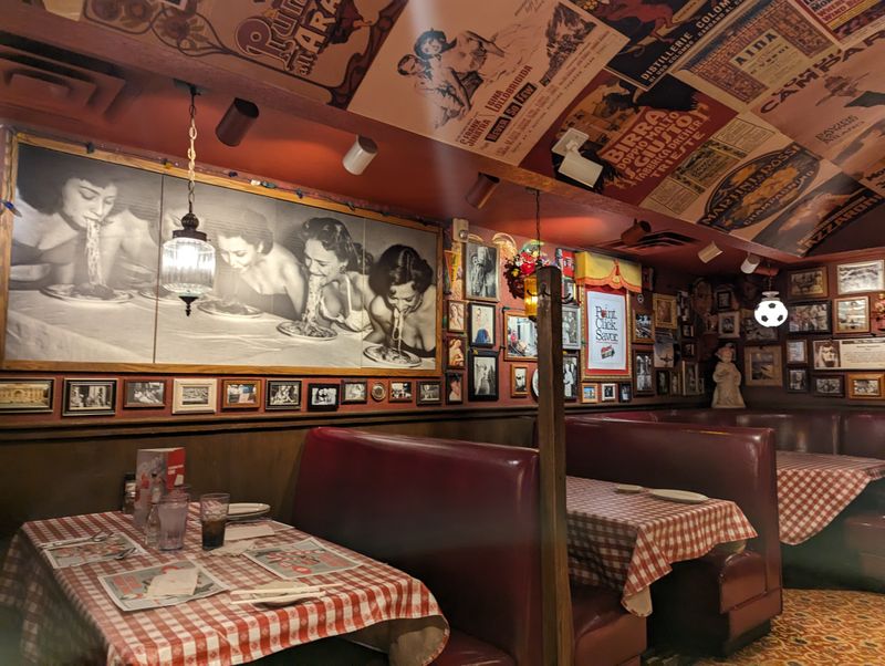 Buca Di Beppo, Livonia