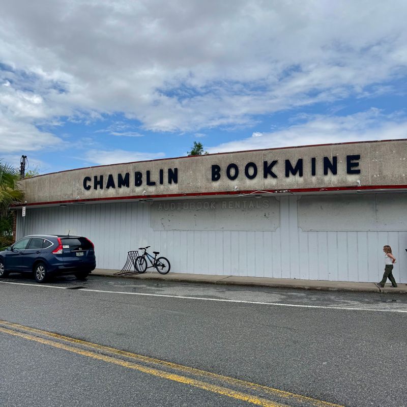 Florida Heat, Bookstore Cool