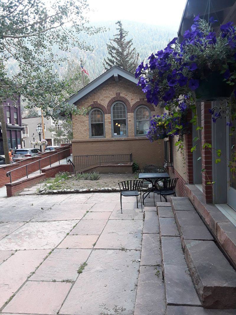Georgetown Cafe Breaks Give The Day A Useful Pause