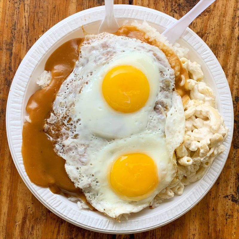 Hawaii: Loco Moco At Rainbow Drive-In