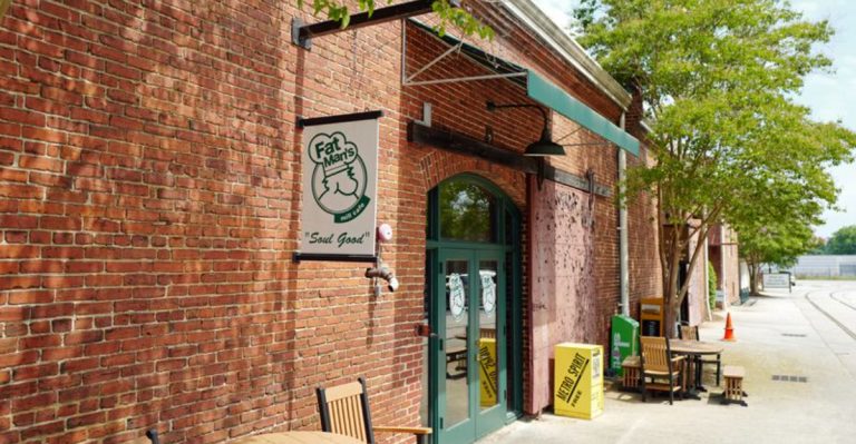 Georgia’s Roadside Café Where The Catfish Sandwich Outsells All The Other Plates