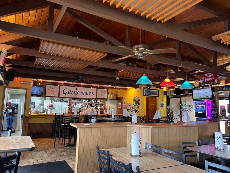 Geo's Wings & More, Belleville