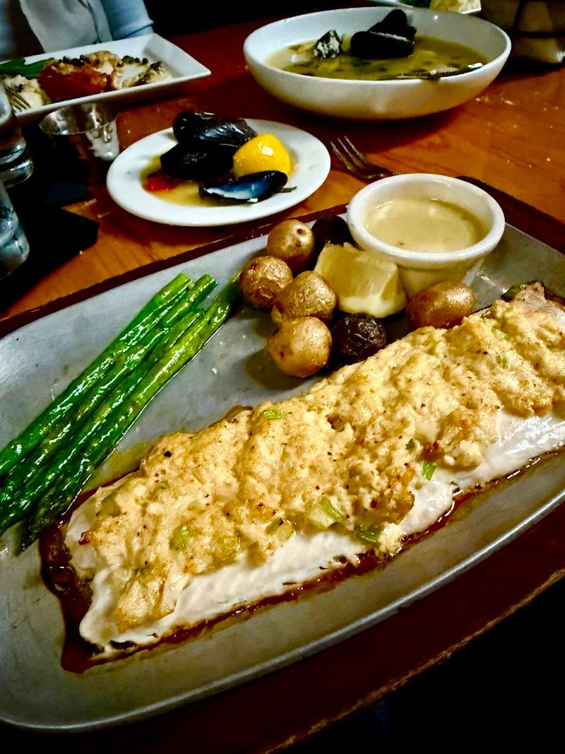 Jumbo Lump Crab Cakes, Minimal Filler