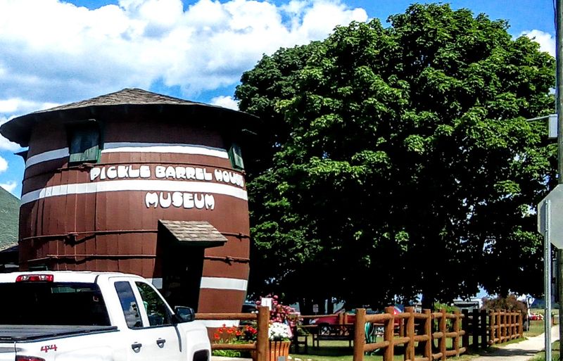 Vibe Check: Cozy, Round, And Neighborly