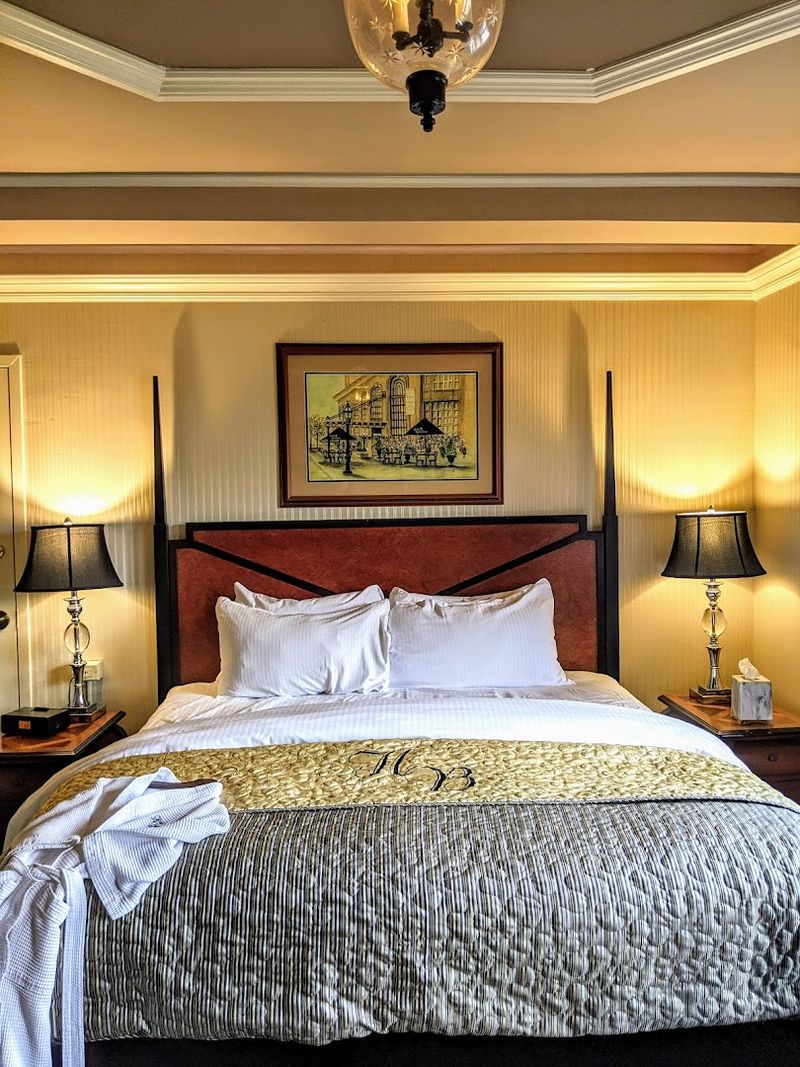 The Infamous Honeymoon Suite And Its Mysterious Atmosphere