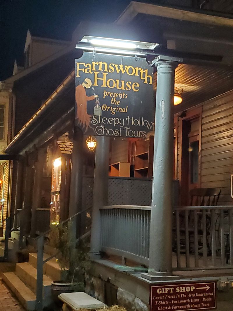 Guided Tours Reveal Hidden Secrets