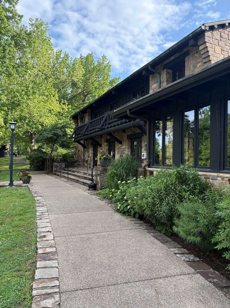 Giant City Lodge, Makanda, IL