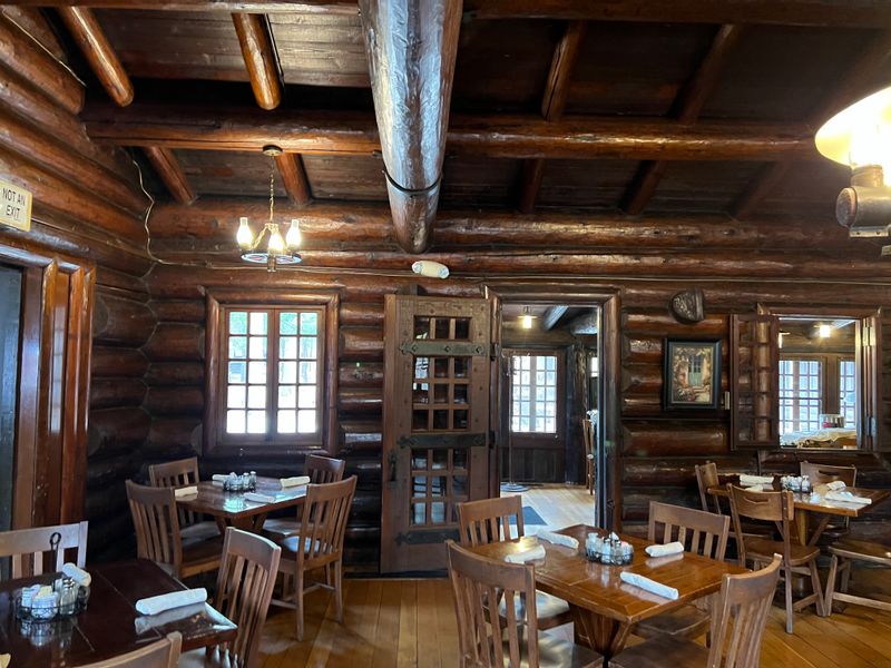 White Pines Forest State Park – White Pines Lodge Restaurant