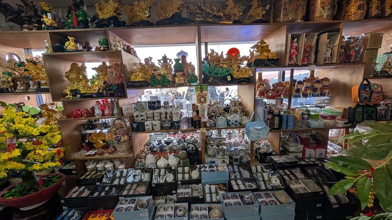 Gift Shops Make Browsing Feel Like A Hunt Gift Shops Make Browsing Feel Like A Hunt