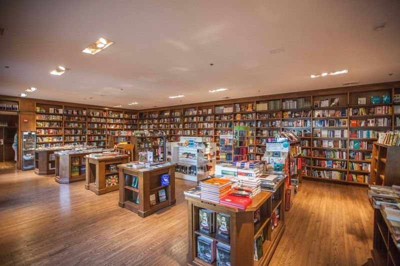 A Stellar Spanish Language And Cuba History Collection Sets It Apart