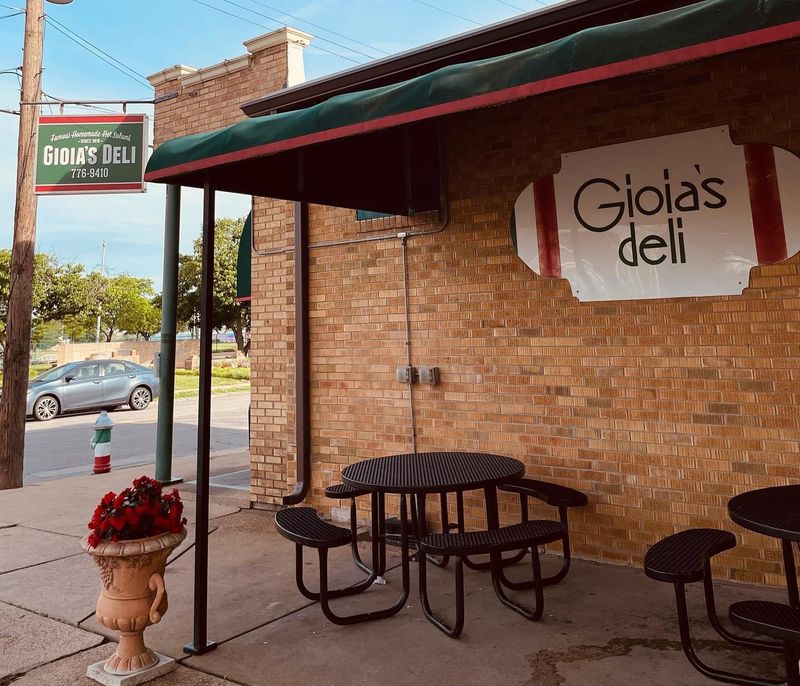 Gioia's Deli On The Hill Since 1918