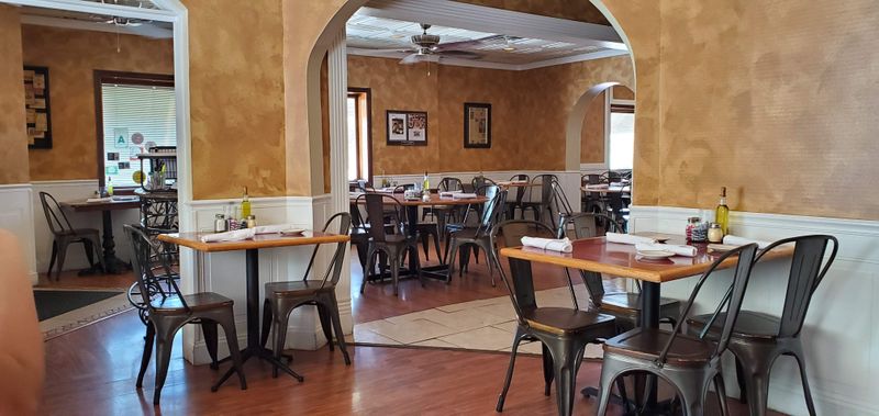 Mama’s On The Hill