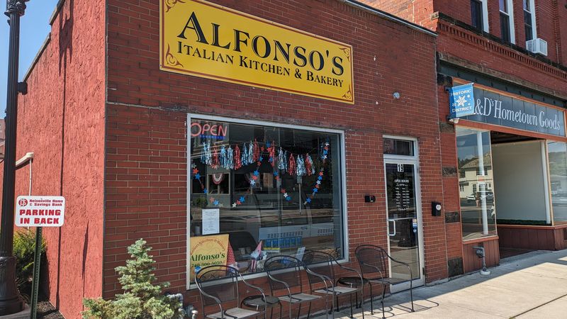 Alfonso's Italian Kitchen and Bakery, Nelsonville