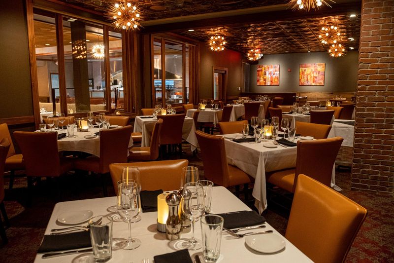 Sullivan's Steakhouse – Naperville